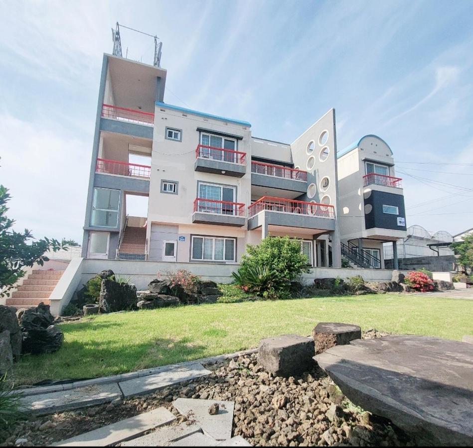 Jeju Soroan Pension Согвипхо Экстерьер фото