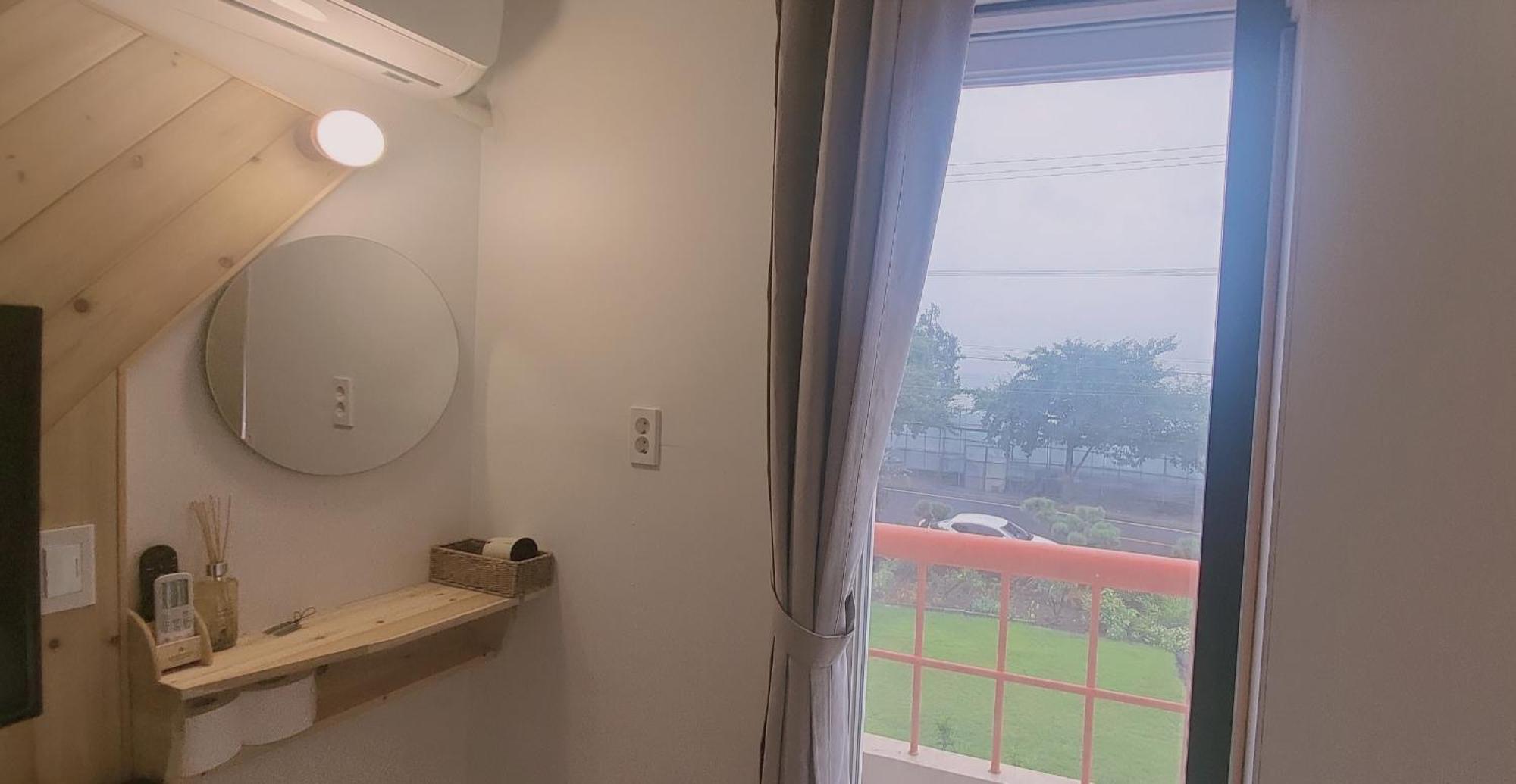 Jeju Soroan Pension Согвипхо Экстерьер фото